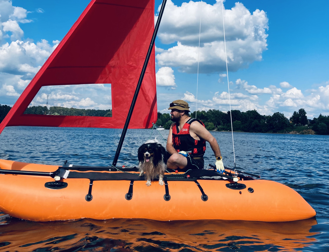 НАДУВНОЙ ПАРУСНЫЙ КАТАМАРАН ЯРКАТ СПУТНИК 2026